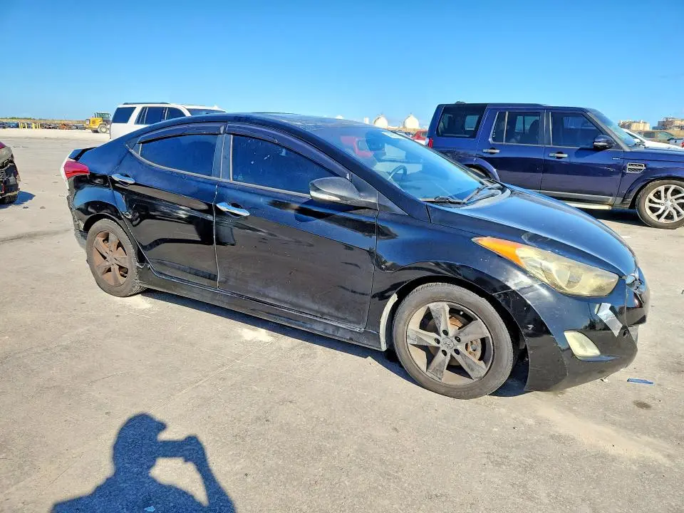 2013 HYUNDAI ELANTRA   