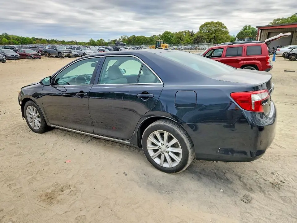 2014 TOYOTA CAMRY XLE  