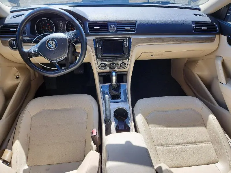 2016 VOLKSWAGEN PASSAT SE  