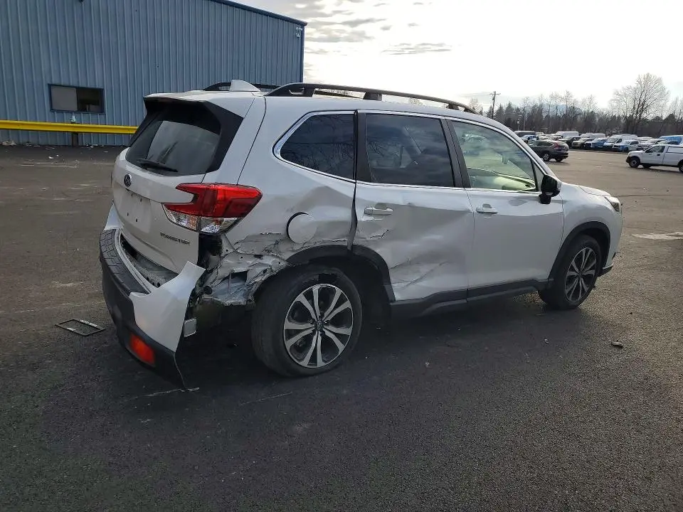 2022 SUBARU FORESTER LIMITED  