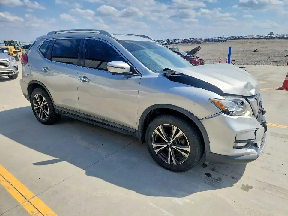 2017 NISSAN ROGUE SL  