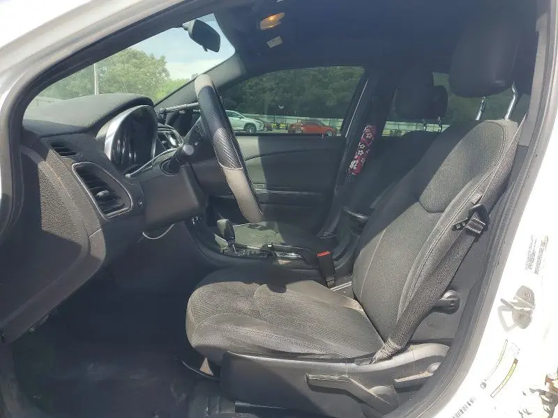 2012 CHRYSLER 200 LX  