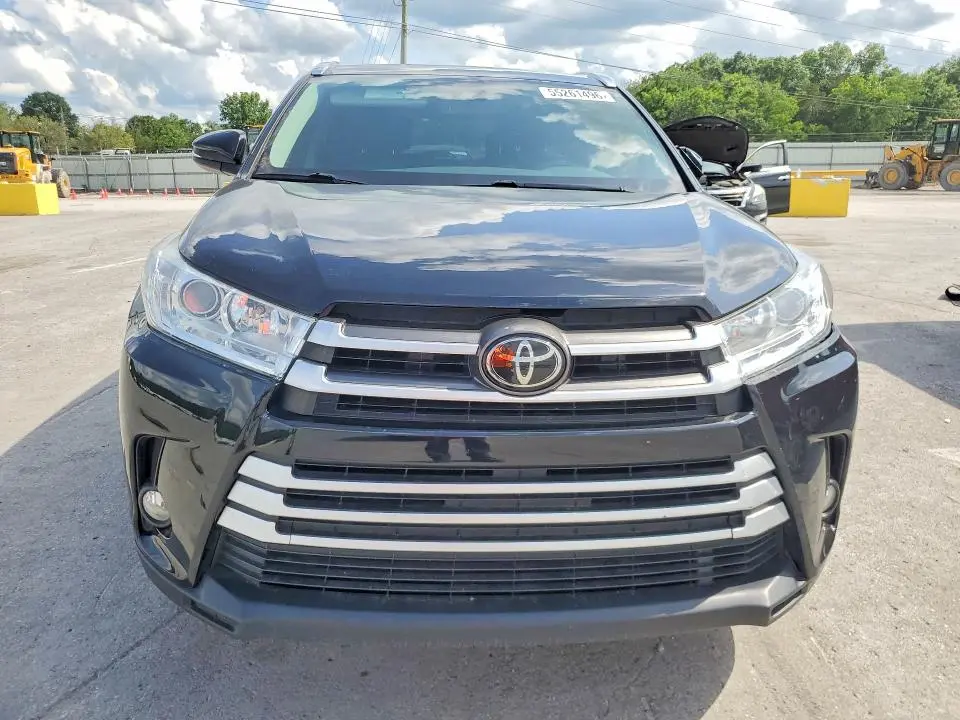 2017 TOYOTA HIGHLANDER XLE  