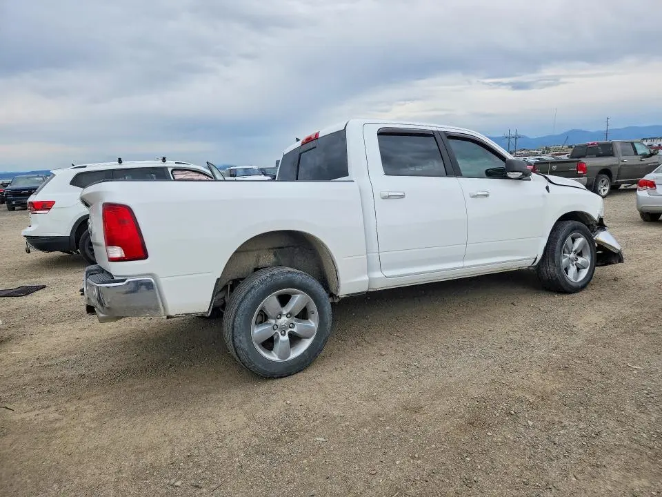 2015 RAM 1500 SLT  