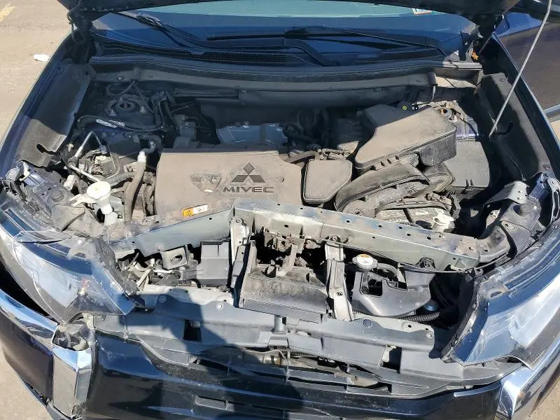 2018 MITSUBISHI OUTLANDER SE  