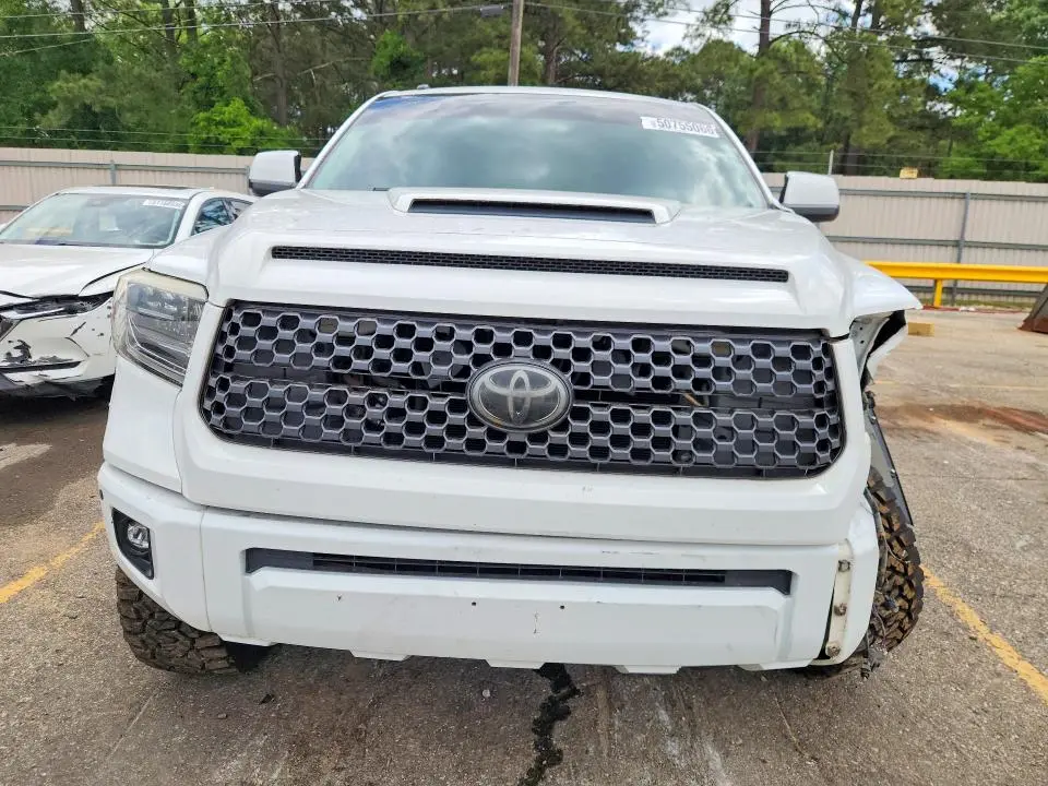 2018 TOYOTA TUNDRA CREWMAX SR5  