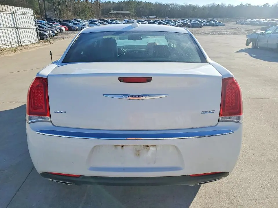 2019 CHRYSLER 300 LIMITED  