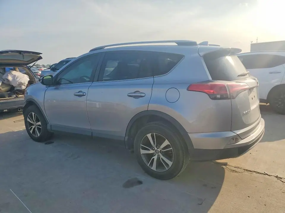 2018 TOYOTA RAV4 XLE  