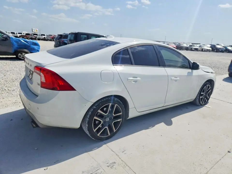 2018 VOLVO S60 DYNAMIC  