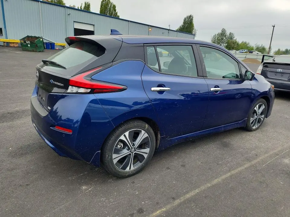 2021 NISSAN LEAF SV  
