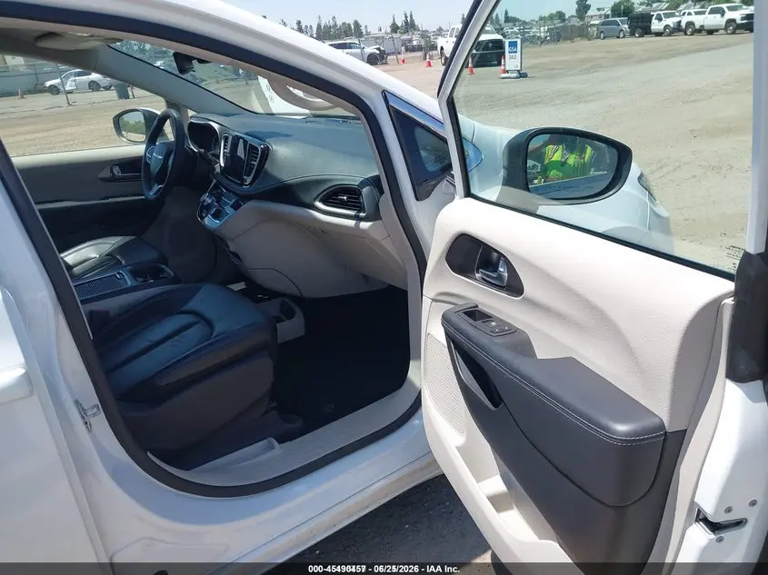 2023 CHRYSLER PACIFICA HYBRID TOURING L