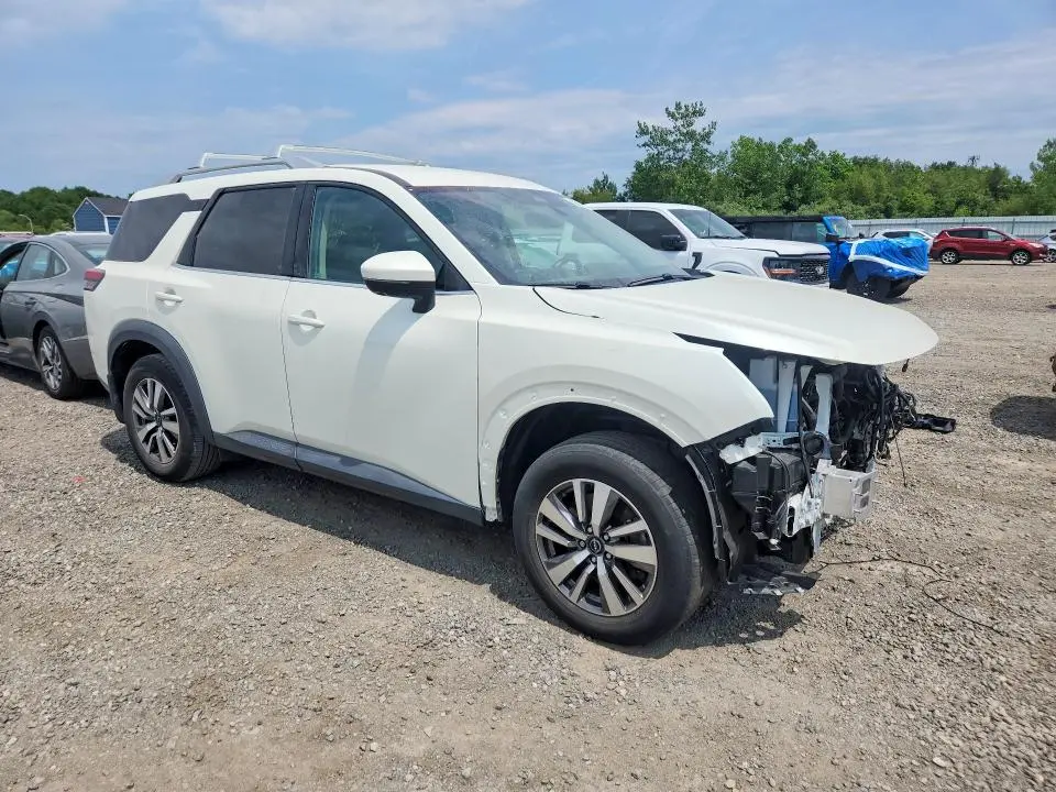 2023 NISSAN PATHFINDER SL  