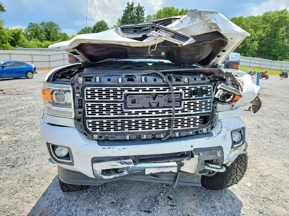 2019 GMC SIERRA K2500 DENALI  