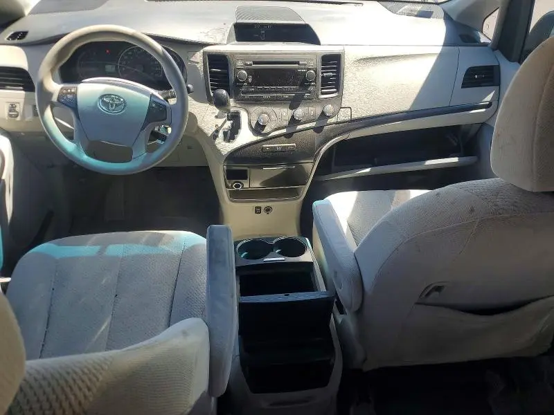 2011 TOYOTA SIENNA LE  