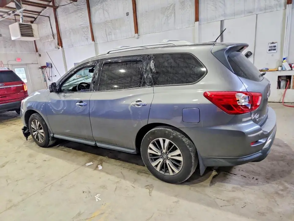2017 NISSAN PATHFINDER SL  