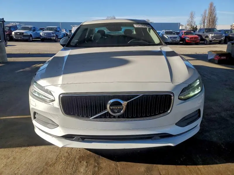 2018 VOLVO S90   