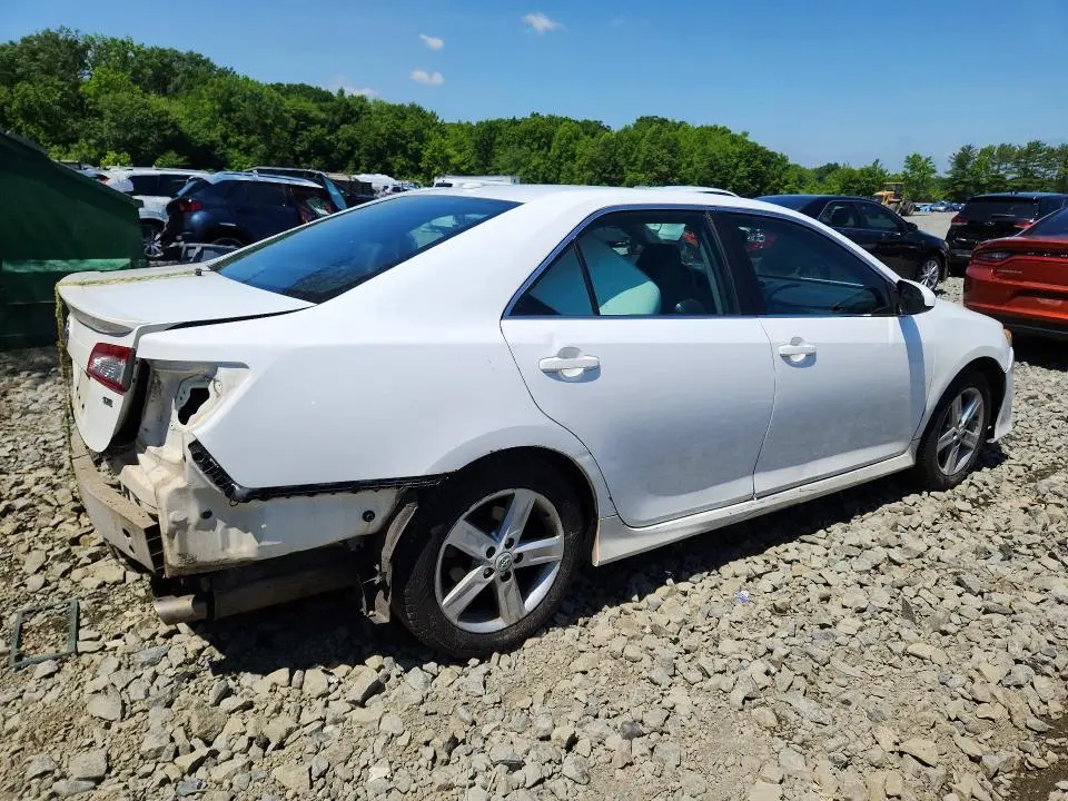 2012 TOYOTA CAMRY SE  