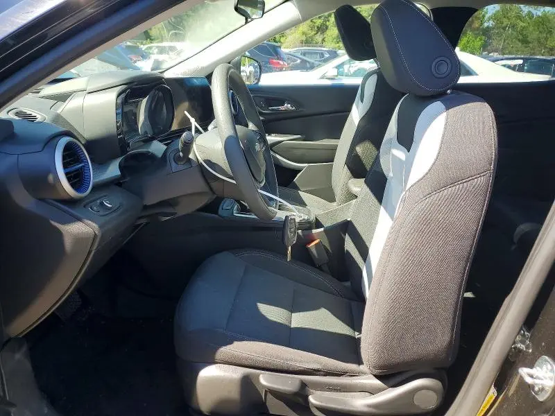 2025 CHEVROLET TRAX LS  