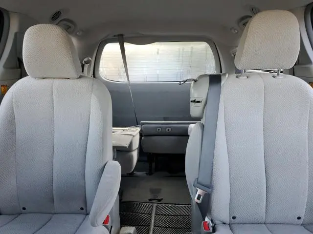 2012 TOYOTA SIENNA LE  