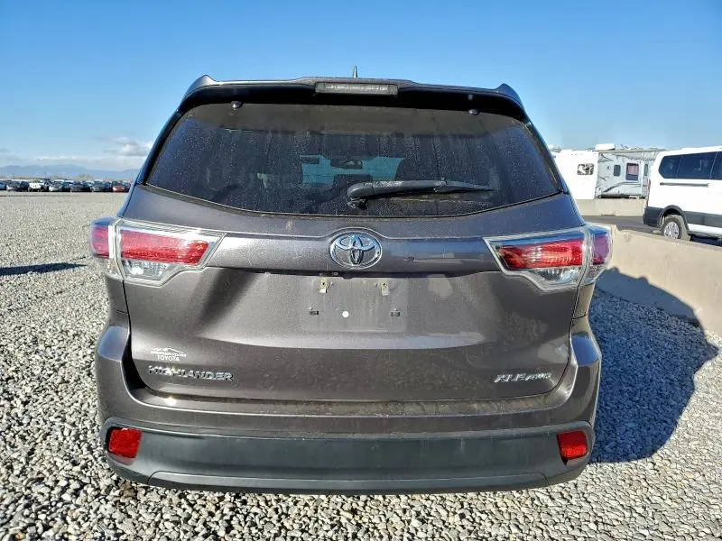 2015 TOYOTA HIGHLANDER XLE  