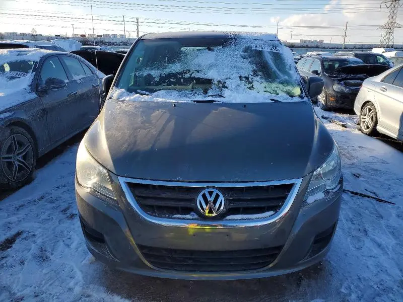 2010 VOLKSWAGEN ROUTAN SE  