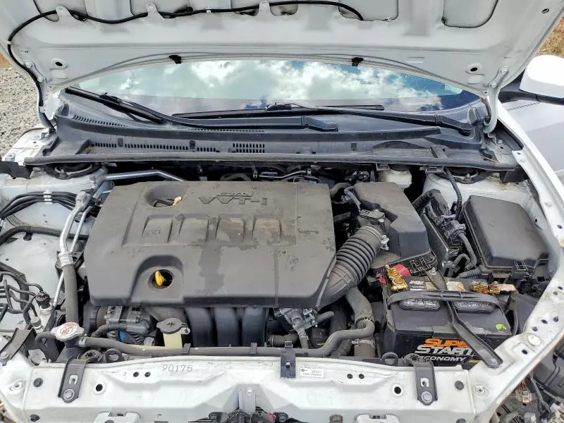 2017 TOYOTA COROLLA SE  