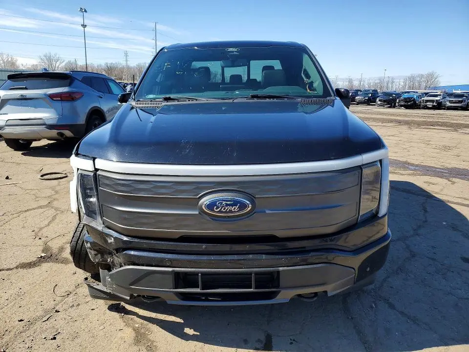2022 FORD F150 LIGHTNING PRO  