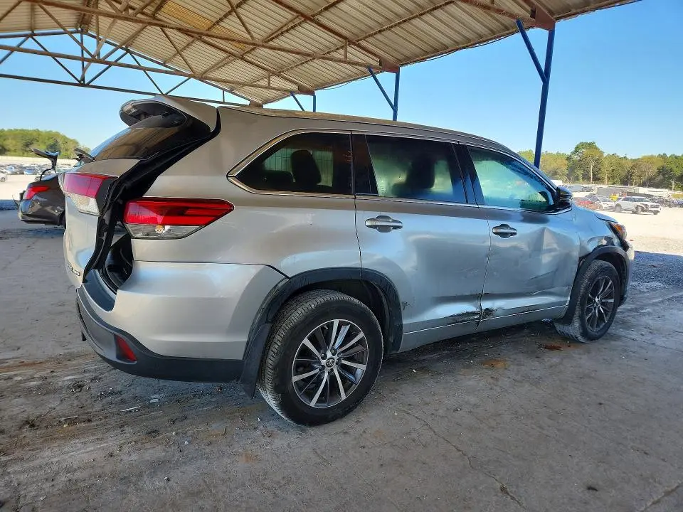 2017 TOYOTA HIGHLANDER XLE  