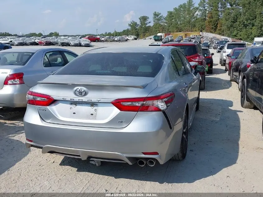 2018 TOYOTA CAMRY SE