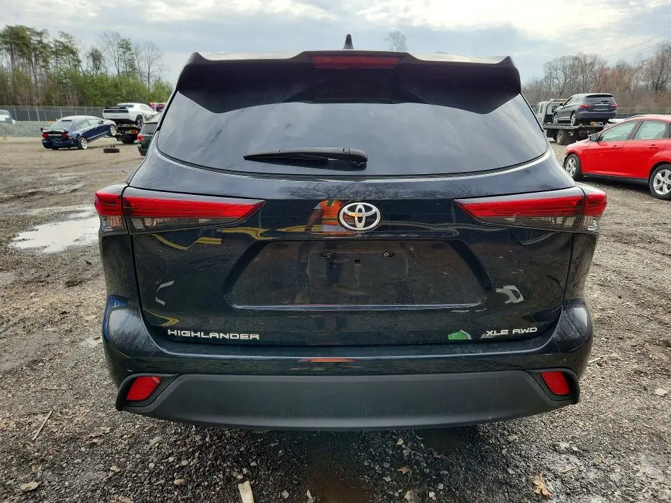 2020 TOYOTA HIGHLANDER XLE  
