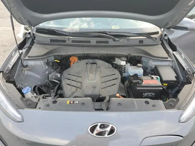 2023 HYUNDAI KONA SE