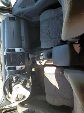 2010 NISSAN FRONTIER CREW CAB SE  