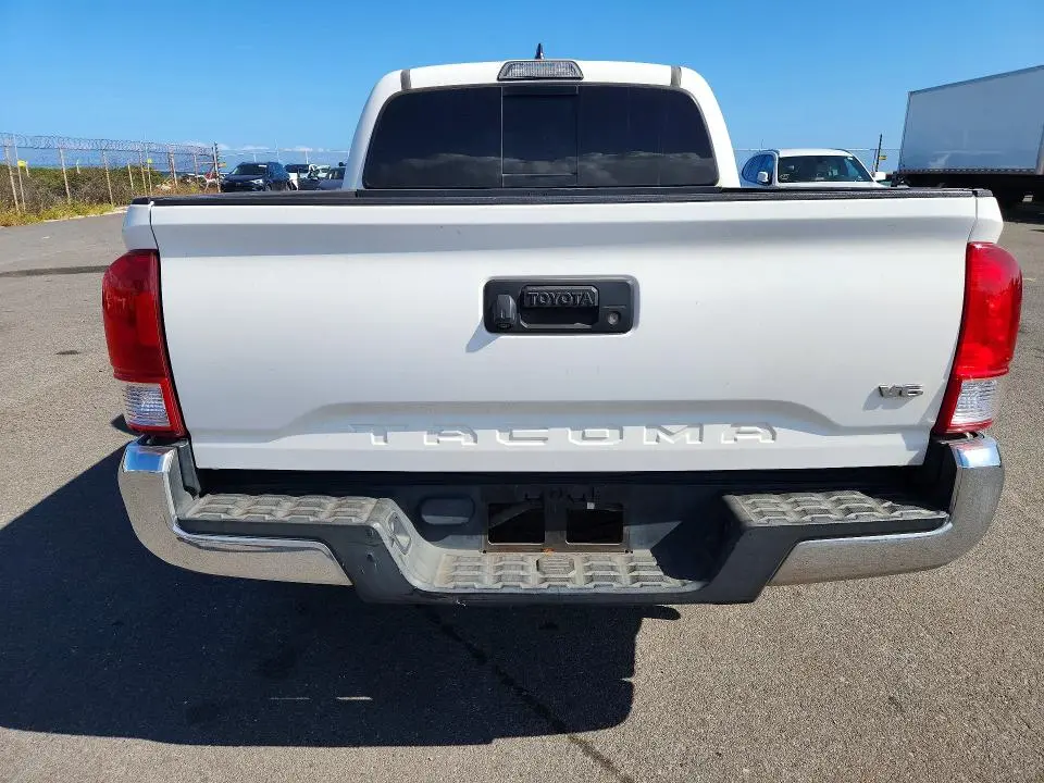 2017 TOYOTA TACOMA SR5 V6  