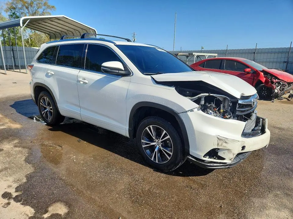 2016 TOYOTA HIGHLANDER XLE  
