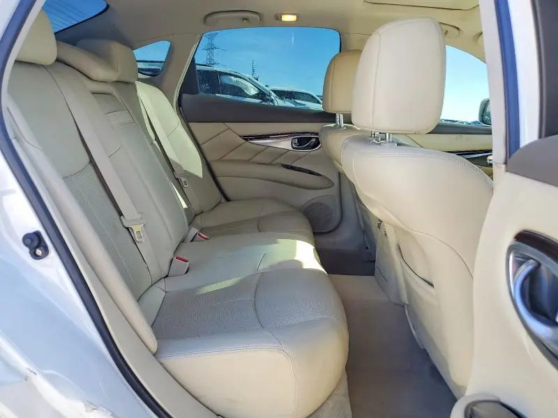 2012 INFINITI M37   