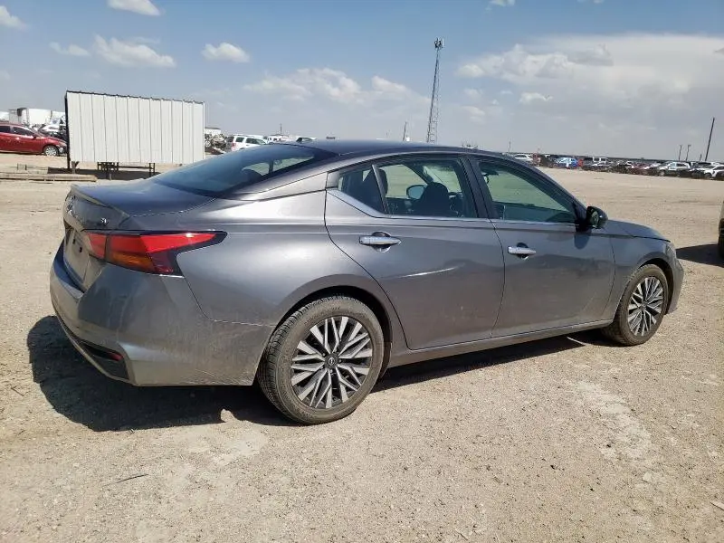 2024 NISSAN ALTIMA SV  