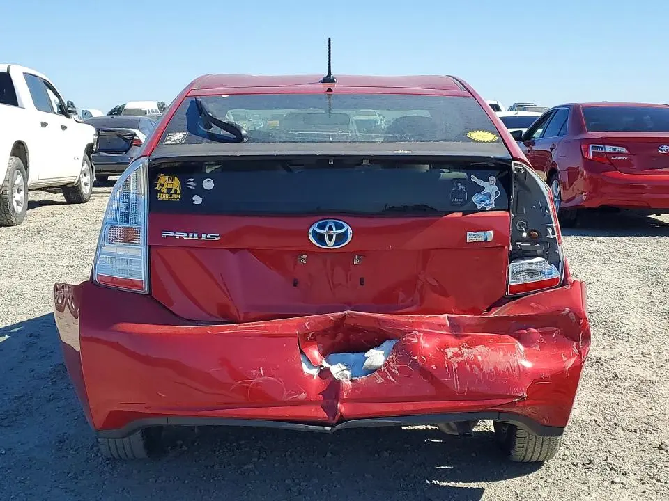 2010 TOYOTA PRIUS III  