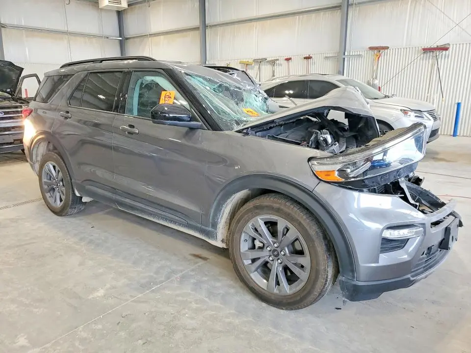 2022 FORD EXPLORER XLT  