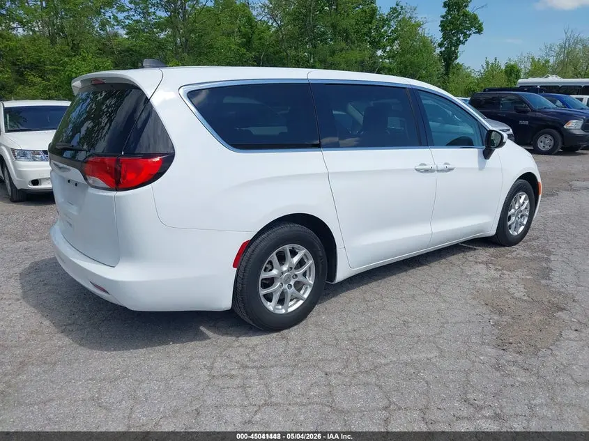 2022 CHRYSLER VOYAGER LX