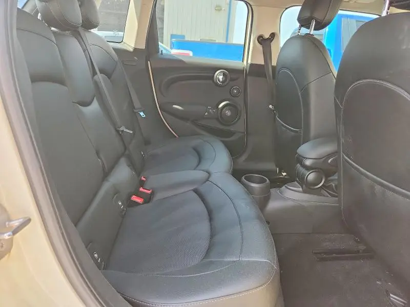 2016 MINI COOPER   