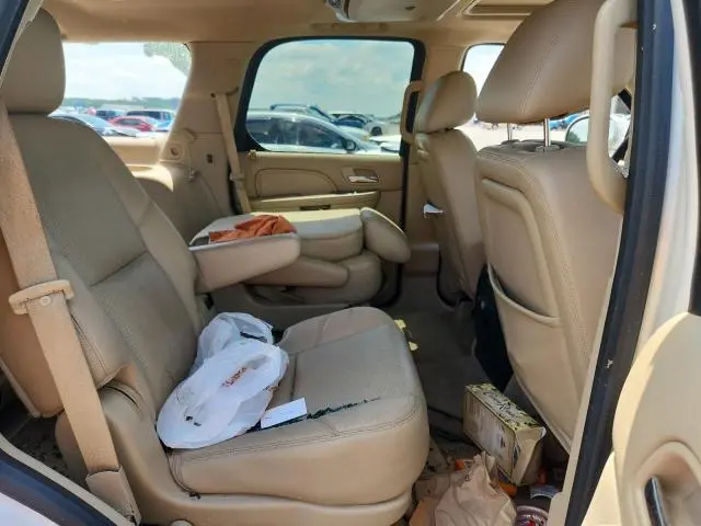2013 CADILLAC ESCALADE LUXURY  