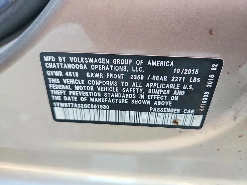2016 VOLKSWAGEN PASSAT SE  