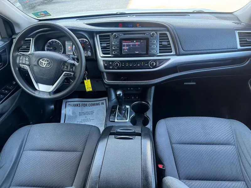 2018 TOYOTA HIGHLANDER LE  