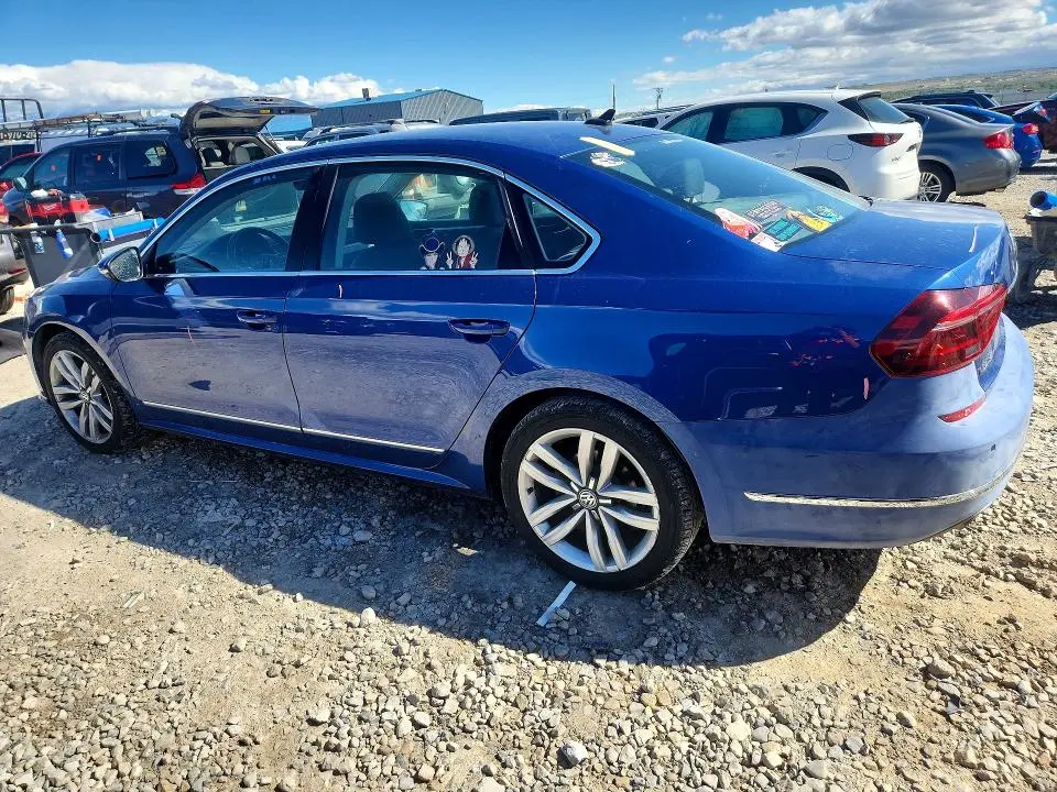 2017 VOLKSWAGEN PASSAT SE  