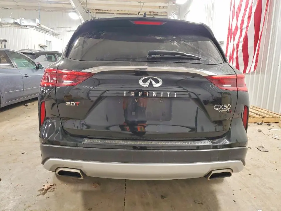 2019 INFINITI QX50 LUXE  
