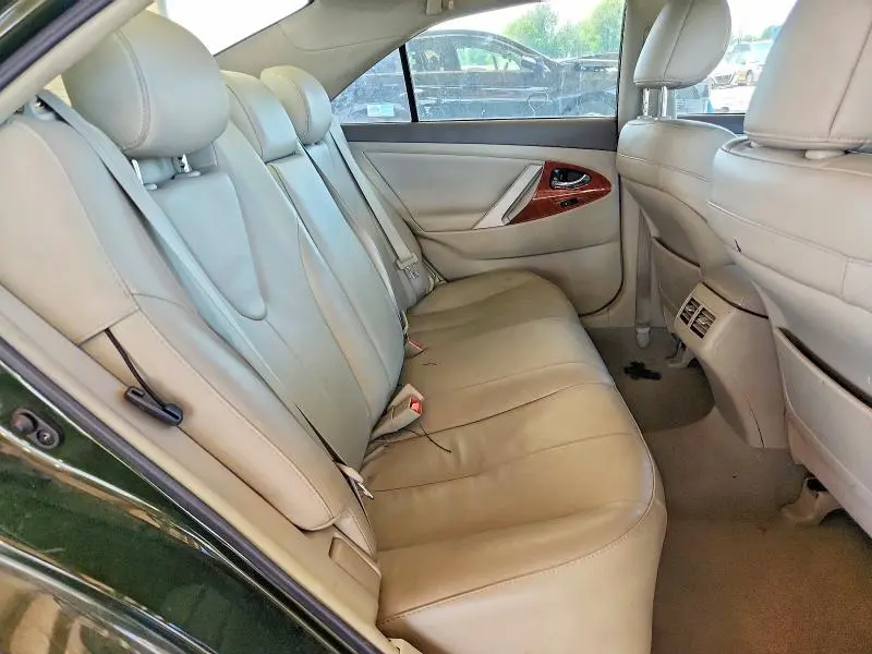 2011 TOYOTA CAMRY XLE  