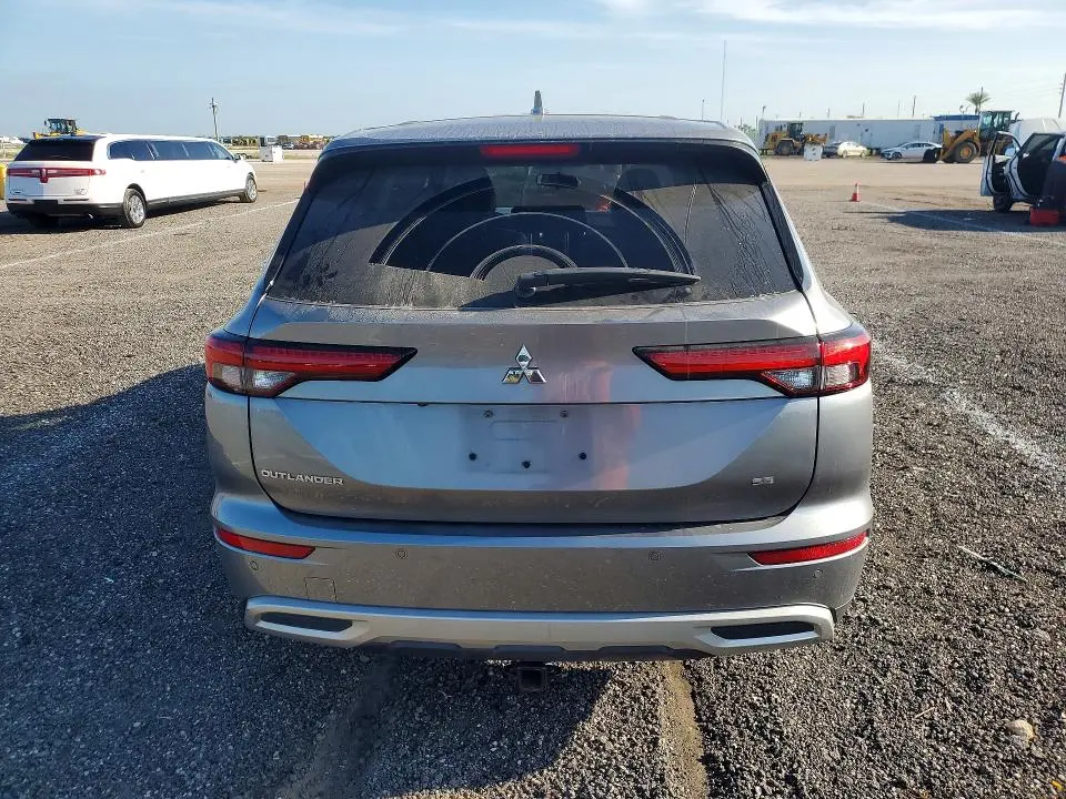 2022 MITSUBISHI OUTLANDER SE  