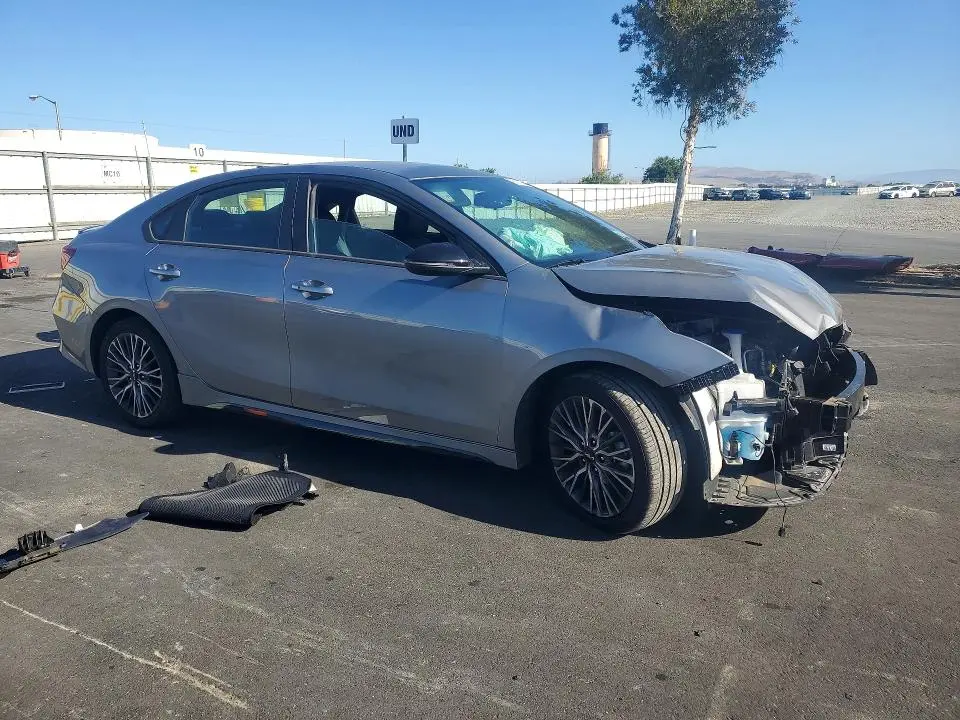 2023 KIA FORTE GT LINE  