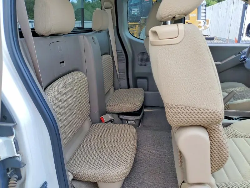 2010 NISSAN FRONTIER SE V6  