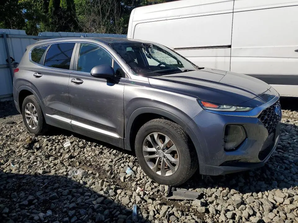 2019 HYUNDAI SANTA FE SE  